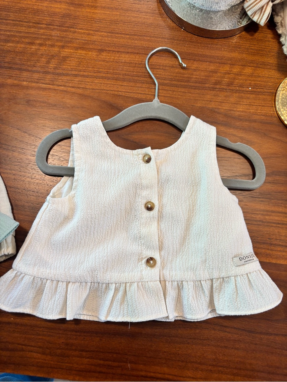 DONSJE Cream Ruffle Button-Back Baby Top